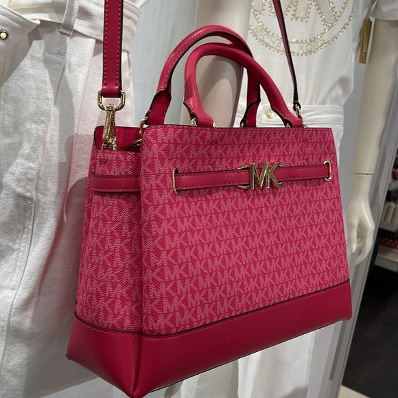 MICHAEL KORS
Reed Large Graphic Logo Belted Satchel
Electric Pink
NWT - Picture 16 of 16